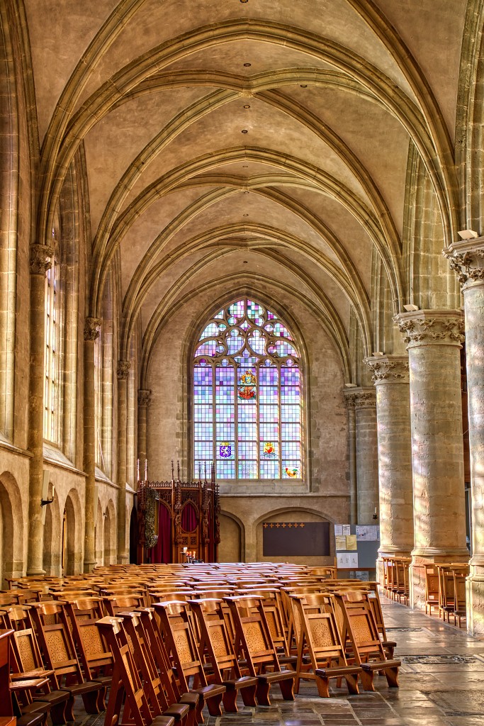 HDR Basiliek Sint Willibrordus rooms katholiek kerk hulst kerkfotografie religie religion bedevaart pelerinage kathedraal pelgrimage saint cathedrale cathedral basiliek basilique basilica